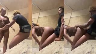 Teniendo sexo en un baño público donde la levanta y la penetra duro