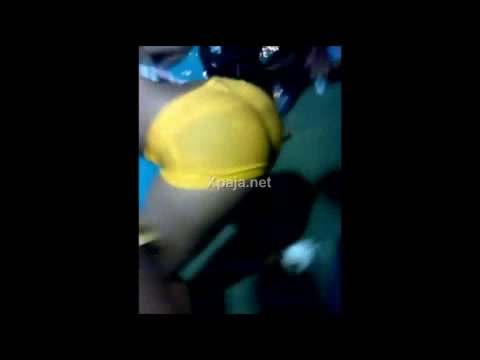 Culona se desprecio por Dembow en una piscina