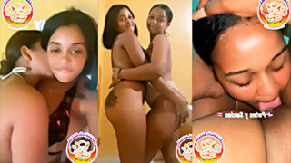 Lesbiana de 18 años comiendose muy rico los totos