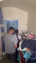 El guardia es follado por el prisionero