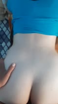Nalga en la cama