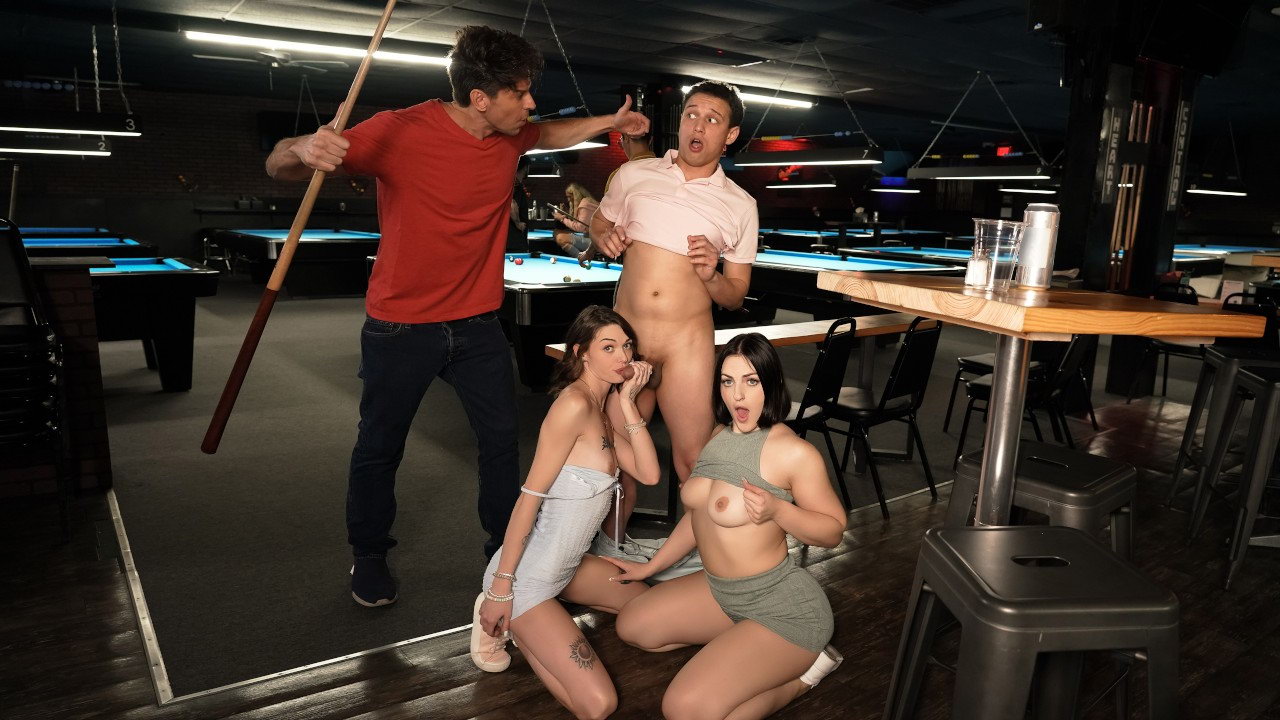 Una noche de juego en el lugar de billar lo anota una inesperada diversión sexual astuta